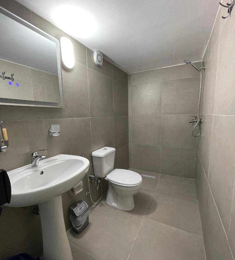 D&E Apartaments Tirana Exterior photo