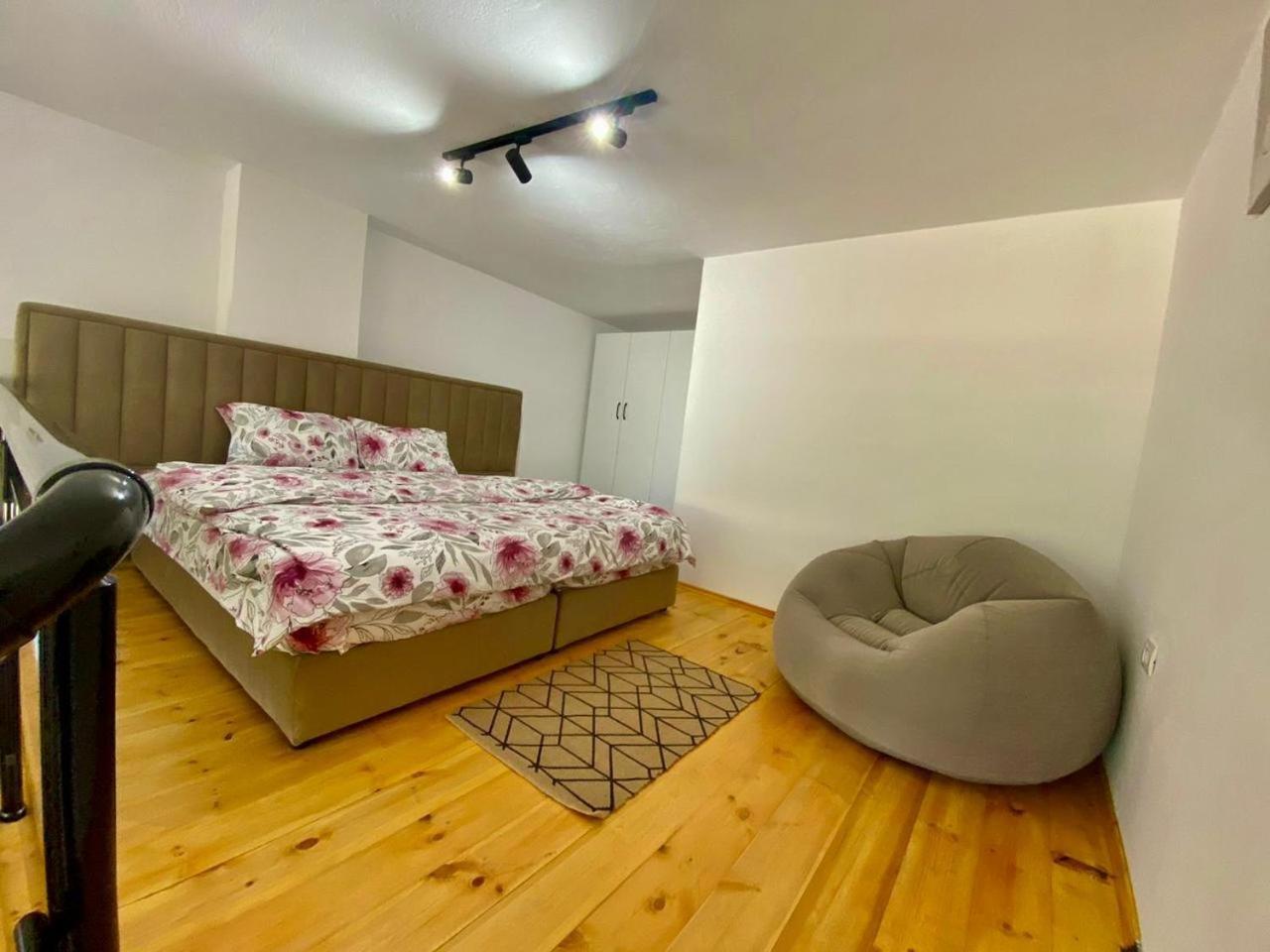 D&E Apartaments Tirana Exterior photo